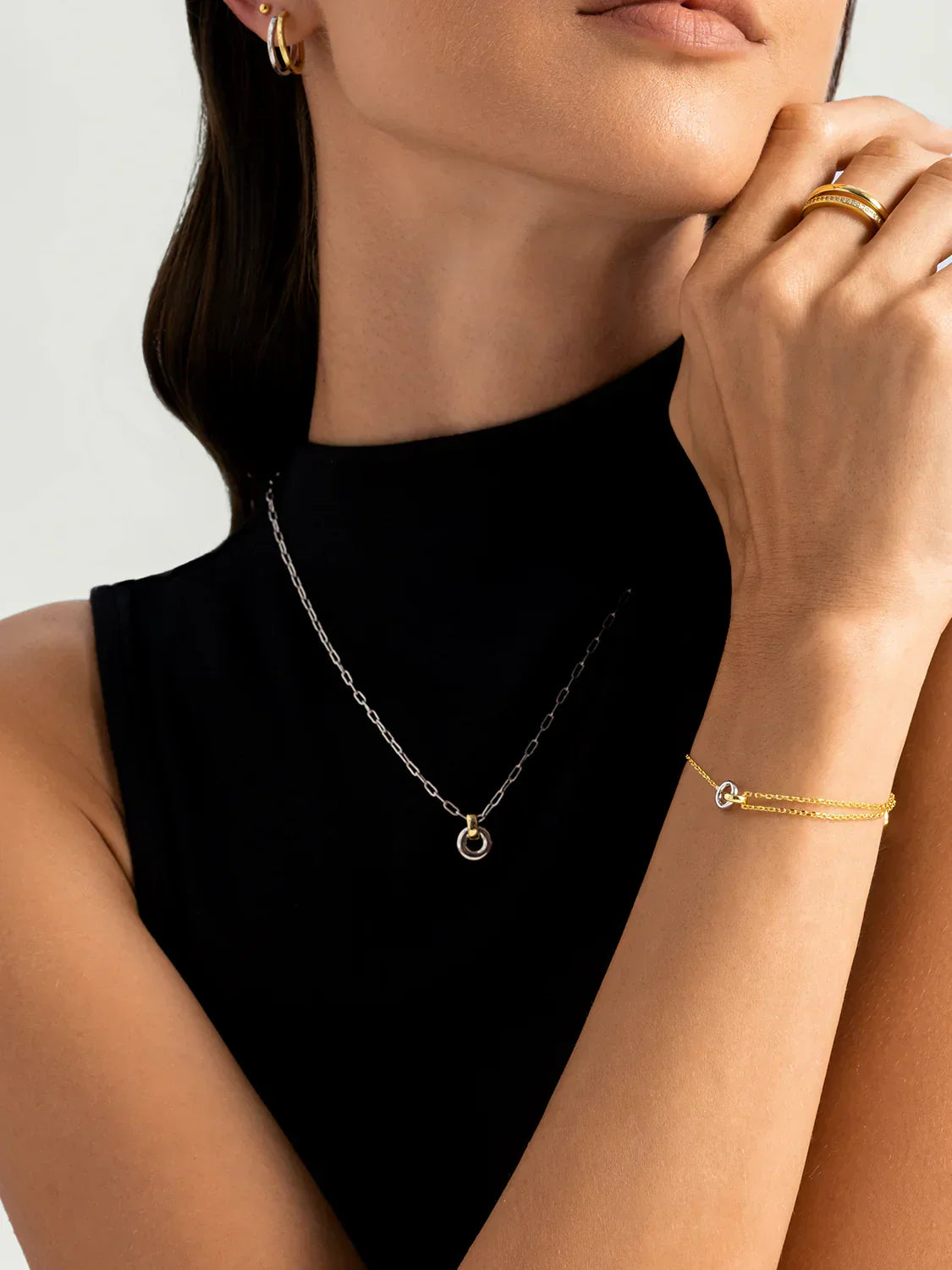 Mixed Linked Circle Necklace