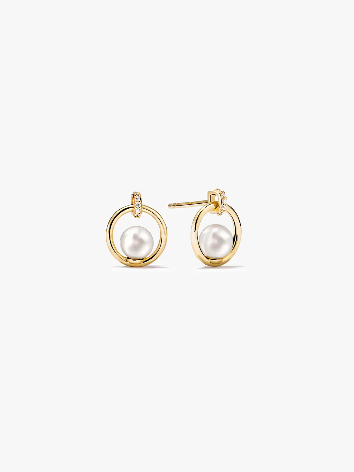 Circle Pearl Studs