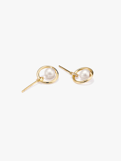 Circle Pearl Studs