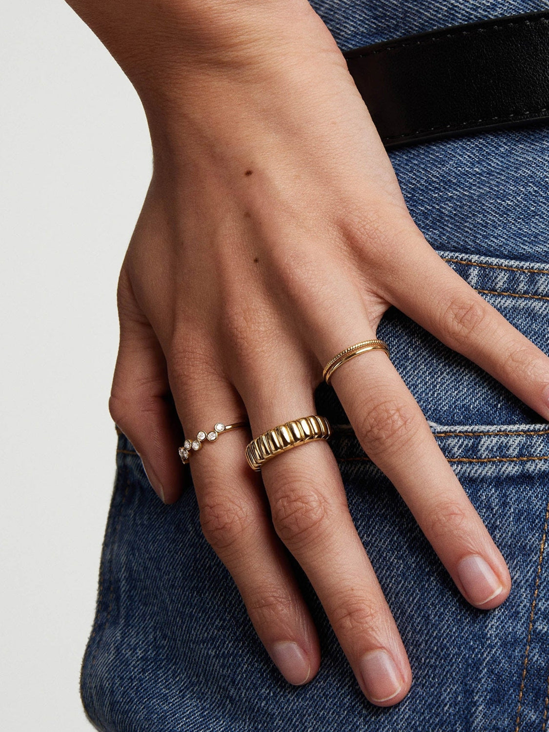 Bezel Sapphire Zig-Zag Ring