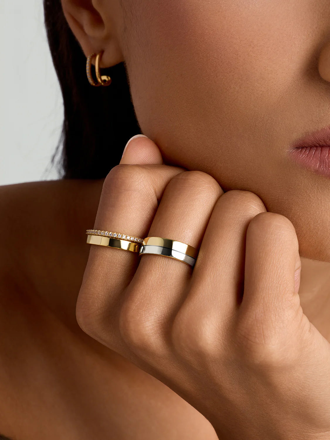 Mixed Essential Ring